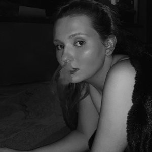 Abigail Breslin Hot Naked Celeb sexy 005 