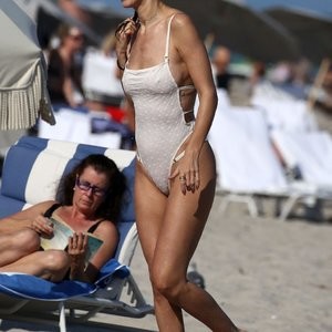 Alana Hadid Real Celebrity Nude sexy 004 