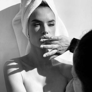Alessandra Ambrosio Naked Celebrity Pic sexy 004 