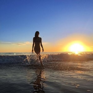 Alessandra Ambrosio Sexy – Celeb Nudes