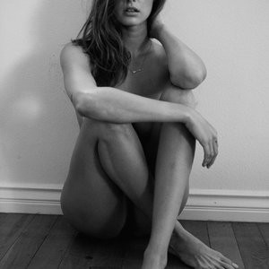 Alyssa Arce Nude Celebrity Picture sexy 011 