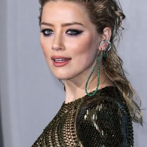 Amber Heard Naked Celebrity sexy 007 