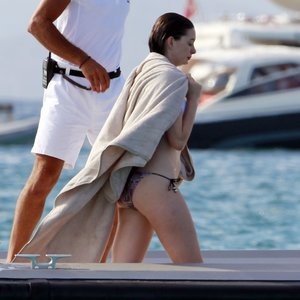 Anne Hathaway Best Celebrity Nude sexy 002 