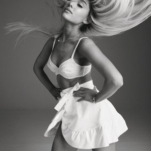 Ariana Grande Nude Celebrity Picture sexy 084 