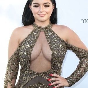 Ariel Winter Naked Celebrity Pic sexy 015 