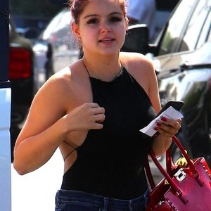 Ariel Winter Naked celebrity picture sexy 022 