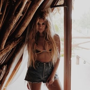 Ashley Benson sexy photos - Celeb Nudes