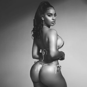 Ayisha Diaz Naked Celebrity Pic sexy 004 
