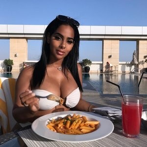 Ayisha Diaz Naked Celebrity sexy 032 