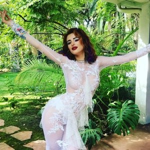 Bella Thorne Free Nude Celeb sexy 002 