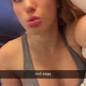 Bella Thorne Celebrity Leaked Nude Photo sexy 004 