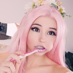 Belle Delphine Real Celebrity Nude sexy 008 