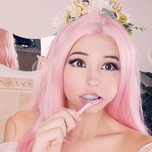 Belle Delphine Nude Celebrity Picture sexy 009 
