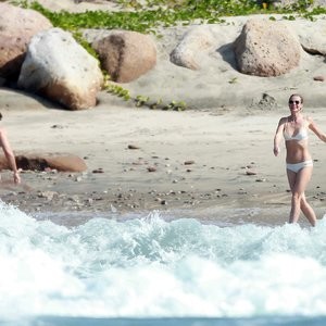 Gwyneth Paltrow Free Nude Celeb sexy 002 