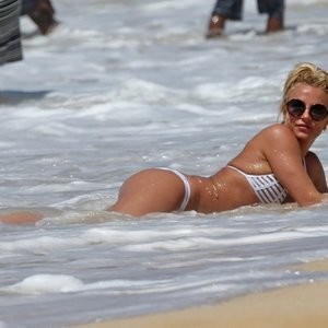 Britney Spears Looks Amazing In Bikini (Again) - Celeb Nudes