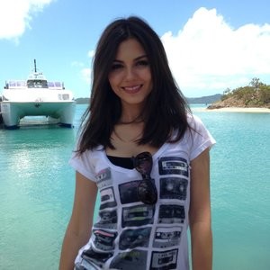 Victoria Justice Naked celebrity picture sexy 030 
