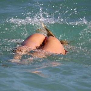 Candice Swanepoel Free Nude Celeb sexy 029 