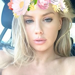 Charlotte McKinney Nude Celeb sexy 002 