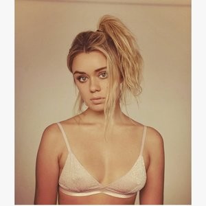 Claudia Thompson Newest Celebrity Nude sexy 002 