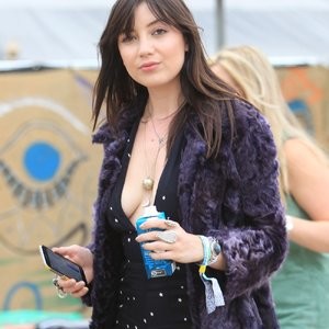 Daisy Lowe Naked Celebrity Pic sexy 002 