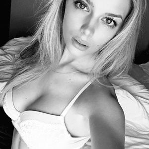 Danielle Knudson Nude Celebrity Picture sexy 007 