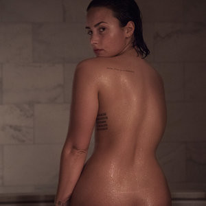 Demi Lovato Celebs Naked sexy 002 
