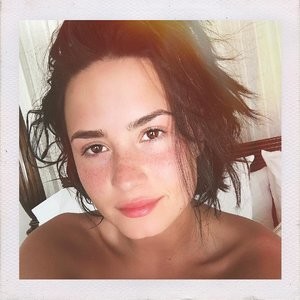 Demi Lovato No Makeup Photos – Celeb Nudes