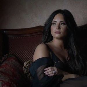 Demi Lovato Nude Celebrity Picture sexy 011 