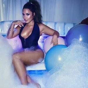 Demi Lovato Newest Celebrity Nude sexy 009 