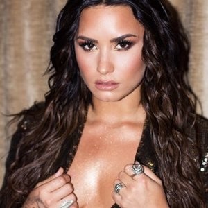 Demi Lovato Naked Celebrity Pic sexy 006 