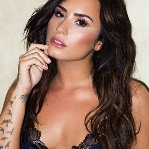 Demi Lovato Celebs Naked sexy 004 