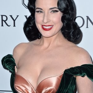 Dita Von Teese Naked celebrity picture sexy 002 
