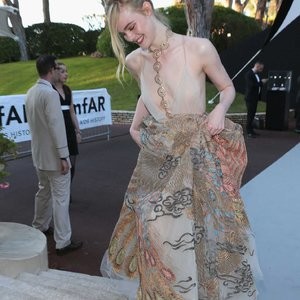 Elle Fanning Naked celebrity picture sexy 002 