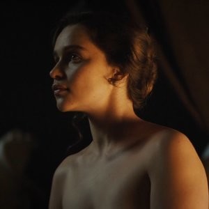 Emilia Clarke Naked celebrity picture sexy 013 