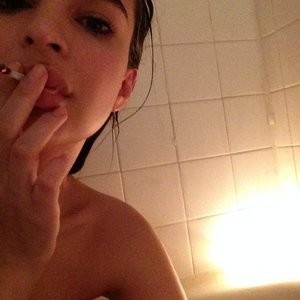 Emily Ratajkowski Hot Naked Celeb sexy 017 
