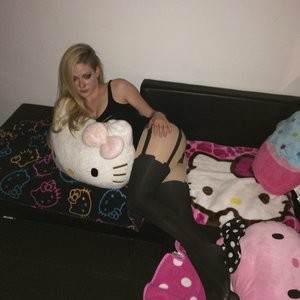 Avril Lavigne Naked celebrity picture sexy 014 