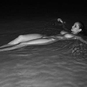 Genevieve Morton Naked Celebrity Pic sexy 009 
