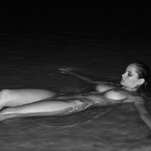 Genevieve Morton Nude Celebrity Picture sexy 020 