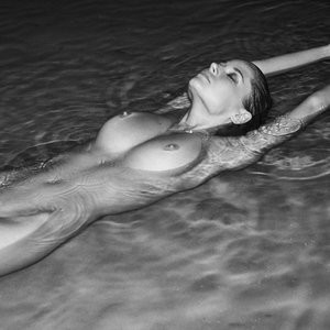 Genevieve Morton Nude Celeb sexy 022 
