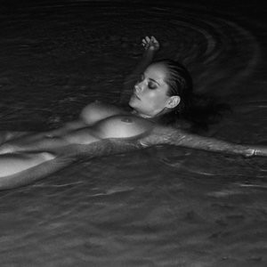 Genevieve Morton Celebrity Nude Pic sexy 044 