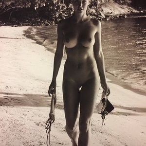 Genevieve Morton Celeb Nude sexy 009 