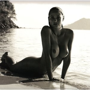 Genevieve Morton Naked Celebrity Pic sexy 012 