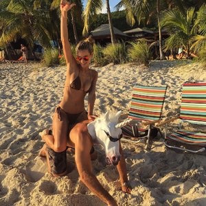Hannah Ferguson Celebrity Leaked Nude Photo sexy 006 