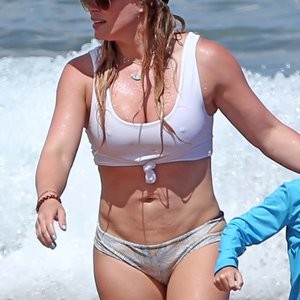 Hilary Duff Bikini – Celeb Nudes