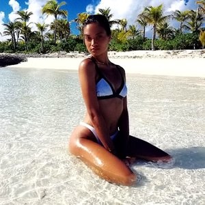 Shanina Shaik Free nude Celebrity sexy 001 