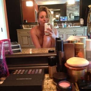 Kaley Cuoco Nude Celebrity Picture sexy 015 