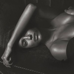 Irina Shayk Naked Celebrity sexy 002 