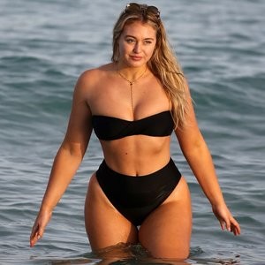 Iskra Lawrence Naked celebrity picture sexy 042 
