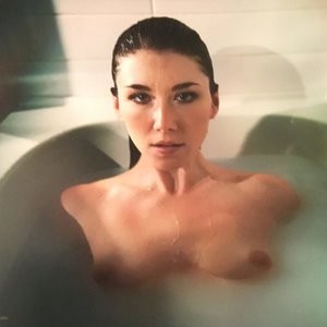 Jewel Staite Naked Celebrity sexy 002 