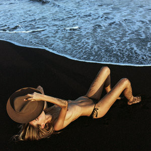 Joanna Halpin Celeb Nude sexy 003 